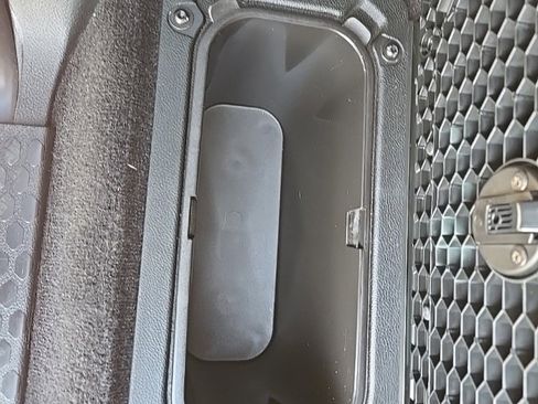 Used 2018 RAM 1500 Classic SLT image 16