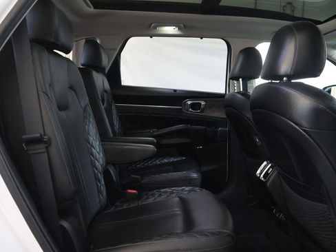 Used 2023 Kia Sorento SX Prestige image 13