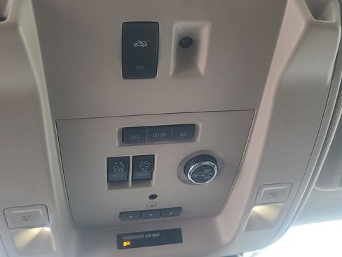 Used 2020 Chevrolet Tahoe Premier image 24