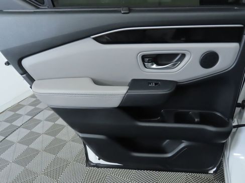 Used 2023 Honda Pilot Touring image 27