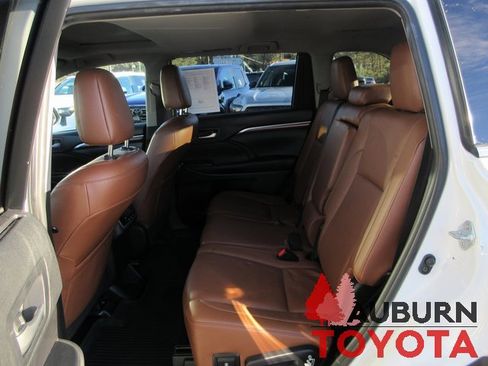 Used 2019 Toyota Highlander Limited image 27