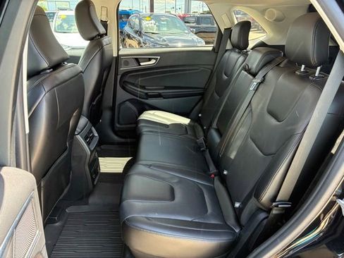 Used 2022 Ford Edge Titanium w/ Class II Trailer Tow Package AWD/4WD image 21