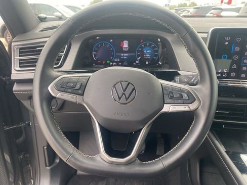 Used 2024 Volkswagen Atlas Cross Sport SE image 15