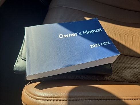 Used 2023 Acura MDX SH-AWD w/ Advance Package image 30