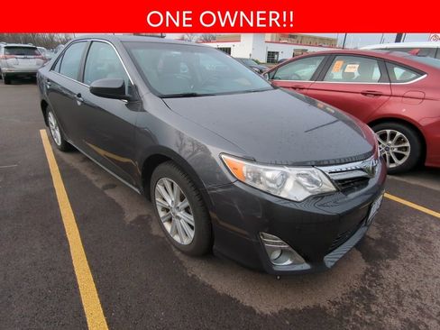Used 2013 Toyota Camry XLE w/ Leather Pkg image 3