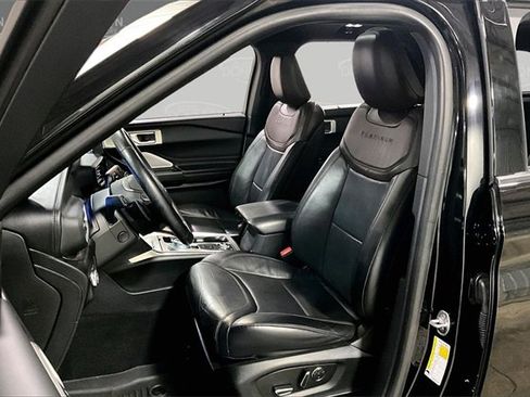 Used 2020 Ford Explorer Platinum w/ Premium Technology Package image 13
