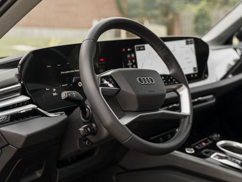 Certified 2026 Audi A6 Premium Plus w/ Premium Plus Package AWD/4WD image 9