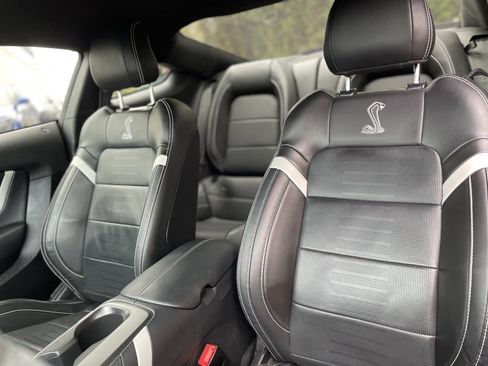 Used 2021 Ford Mustang Shelby GT500 w/ Technology Package image 18