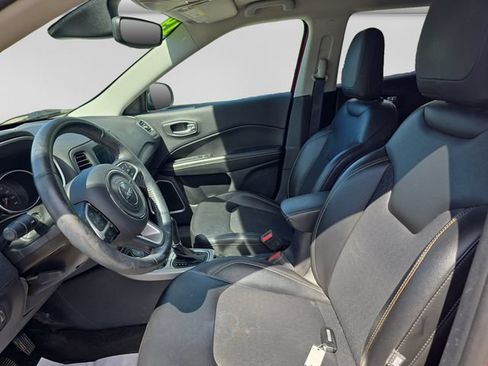 Used 2019 Jeep Compass Latitude w/ Cold Weather Group AWD/4WD image 12