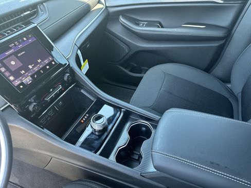 New 2026 Jeep Grand Cherokee Laredo RWD image 31