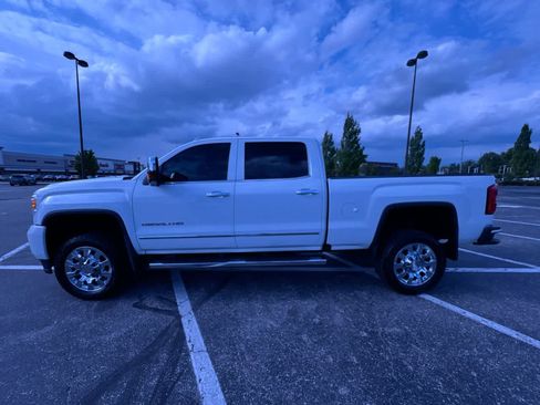 Used 2016 GMC Sierra 2500 Denali w/ Driver Alert Package AWD/4WD image 5