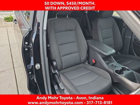 Used 2024 GMC Terrain SLE image 32