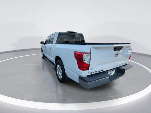 Used 2018 Nissan Titan SV RWD image 6