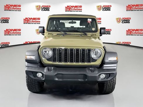 Used 2025 Jeep Wrangler Sport AWD/4WD image 10