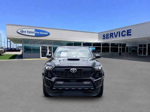 Used 2024 Toyota Tacoma TRD Sport w/ TRD Sport Upgrade Package RWD image 3