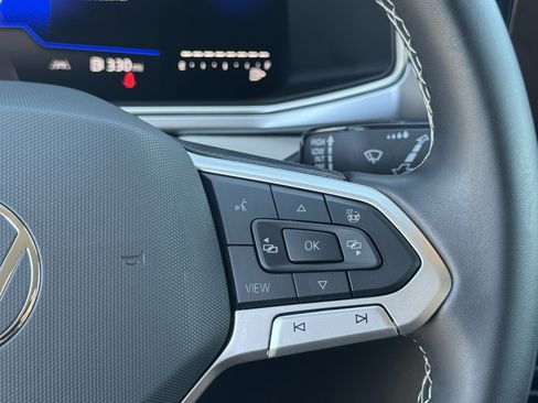 Used 2025 Volkswagen Taos SE image 22