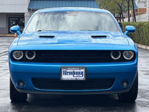 Used 2023 Dodge Challenger SXT w/ Blacktop Package image 9