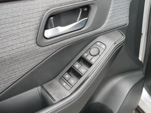 Certified 2023 Nissan Rogue SV image 19