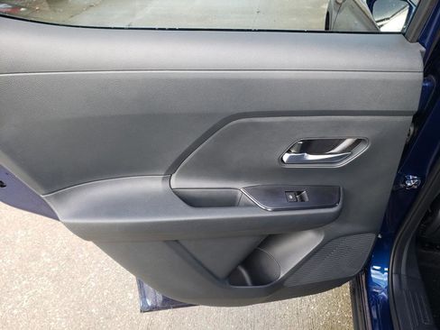 Certified 2025 Nissan Kicks SV image 18