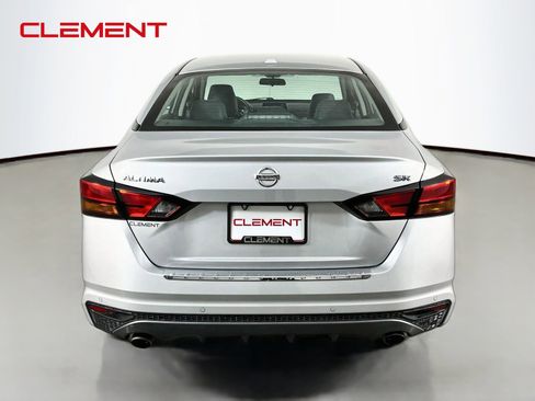 Used 2022 Nissan Altima 2.5 SR FWD image 8