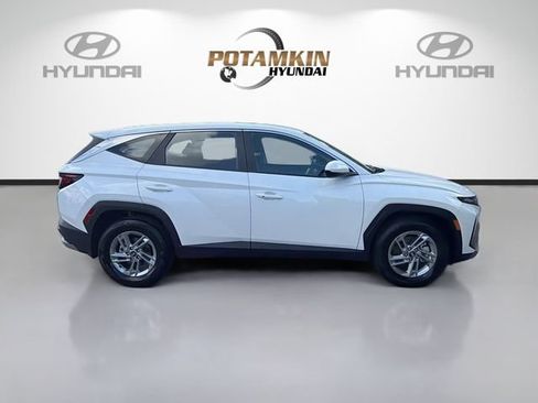 Certified 2025 Hyundai Tucson SE FWD image 4