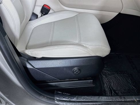 Used 2023 Mercedes-Benz GLC 300 w/ Exclusive Trim Package image 37
