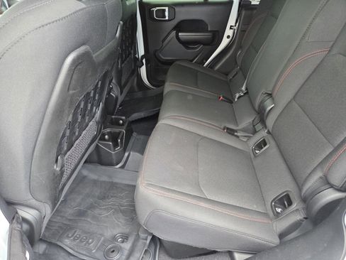Used 2021 Jeep Gladiator Rubicon image 11
