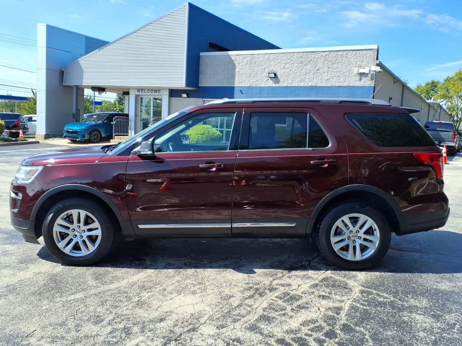 Certified 2019 Ford Explorer XLT w/ Equipment Group 202A AWD/4WD image 7