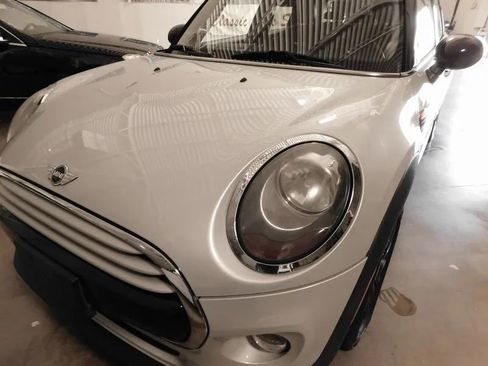 Used 2015 MINI Cooper 4-Door Hardtop image 9