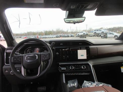 New 2026 GMC Sierra 3500 Denali Ultimate AWD/4WD image 16