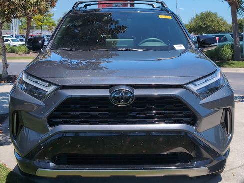 Used 2025 Toyota RAV4 XSE AWD/4WD image 3