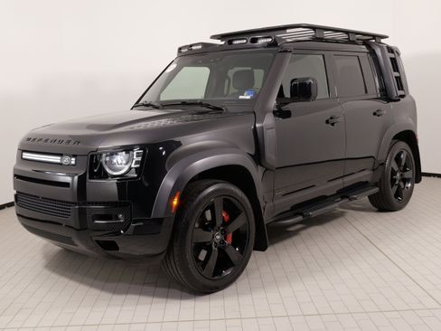 Used 2023 Land Rover Defender 110 X AWD/4WD image 4