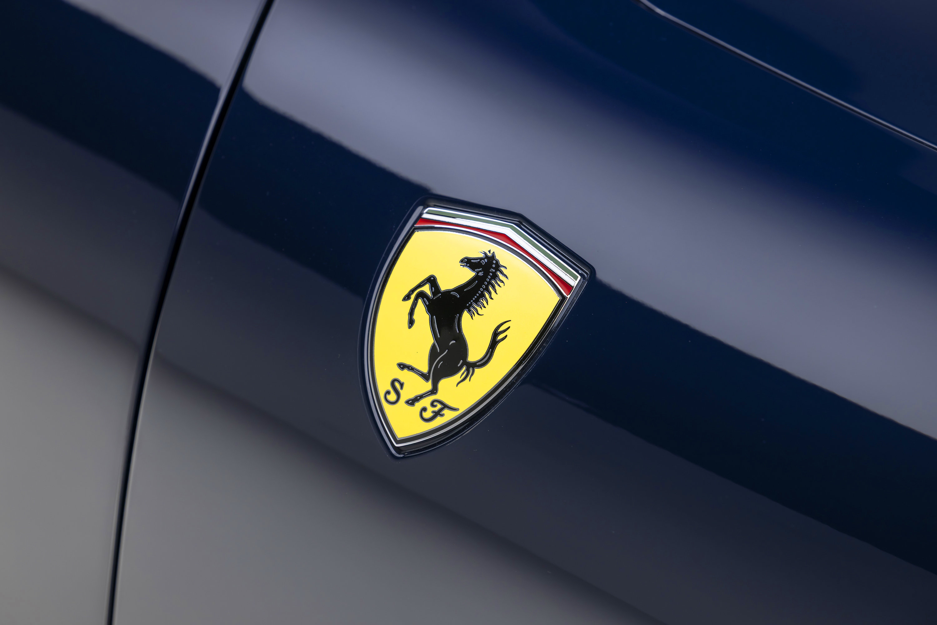 Certified 2024 Ferrari Roma Spider RWD image 32