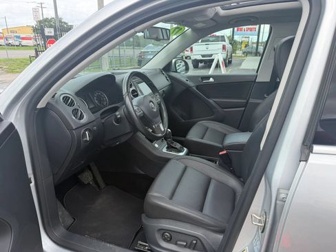 Used 2017 Volkswagen Tiguan Wolfsburg Edition FWD image 8
