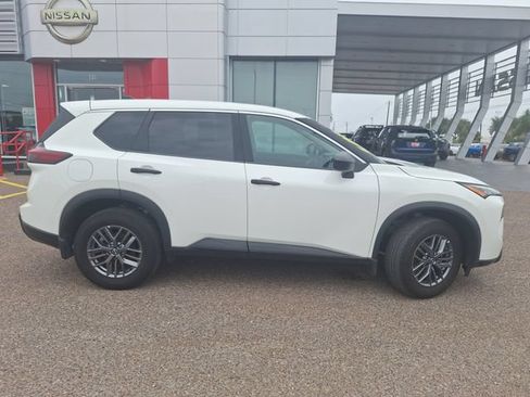 Used 2025 Nissan Rogue S AWD/4WD image 8