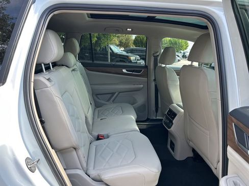 New 2026 Volkswagen Atlas SE image 46