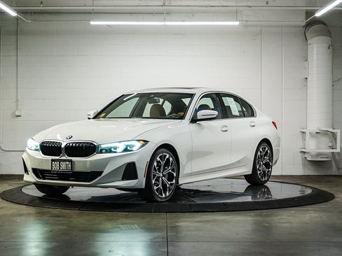 Used 2026 BMW 330i Sedan RWD image 3