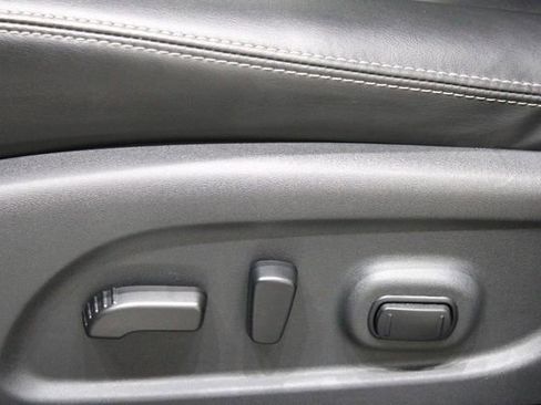 Used 2023 Nissan Murano SV image 19