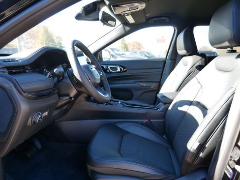 New 2026 Jeep Compass Latitude image 30