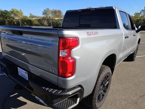 Used 2025 Chevrolet Silverado 1500 LT Trail Boss w/ Convenience Package II image 4