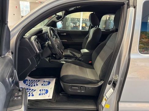 Used 2020 Toyota Tacoma TRD Sport image 22