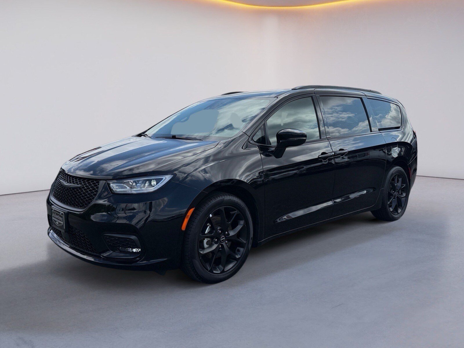 Used 2025 Chrysler Pacifica Limited FWD image 7