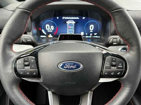 Used 2025 Ford Explorer ST-Line w/ ST-Line Street Pack image 22