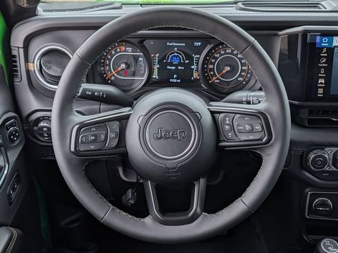 Used 2025 Jeep Gladiator Sport AWD/4WD image 14