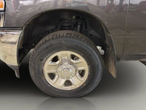 Used 2024 RAM 2500 Tradesman w/ Chrome Appearance Group AWD/4WD image 14