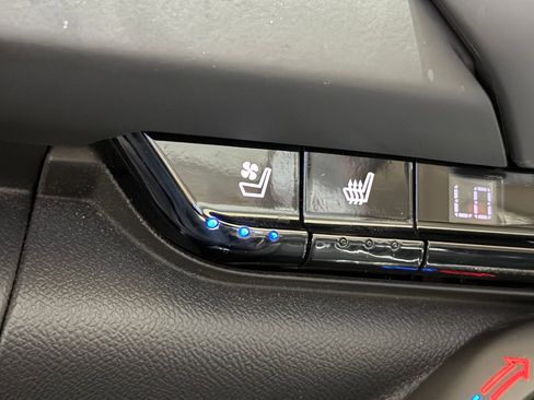 Used 2017 Chevrolet Camaro ZL1 image 37