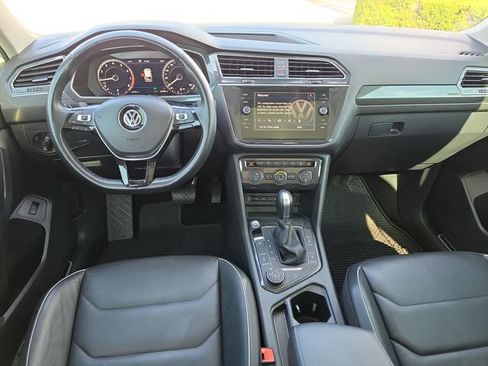 Used 2018 Volkswagen Tiguan SEL Premium AWD/4WD image 9