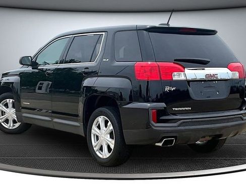Used 2017 GMC Terrain SLE FWD image 4