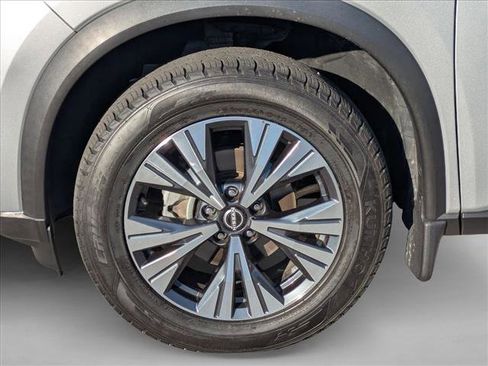 Used 2022 Nissan Rogue SV image 24