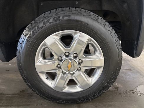 Used 2022 Chevrolet Silverado 2500 LTZ w/ LTZ Plus Package image 46